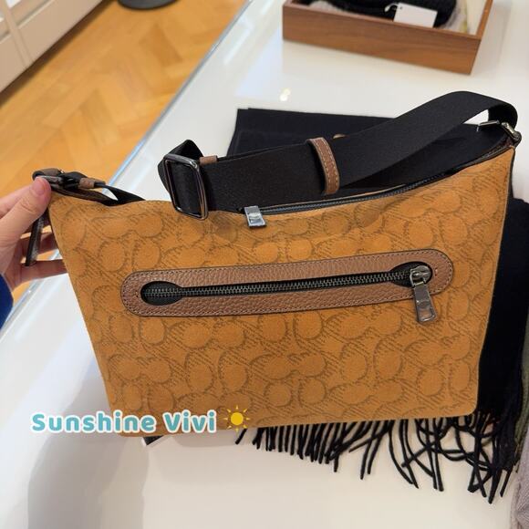 NWT Coach Small Finn Crossbody Bag Pouch Signature Suede Caramel Sable CCG16 - Picture 5 of 7